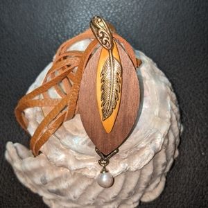 Western Winds Necklace by Vantel